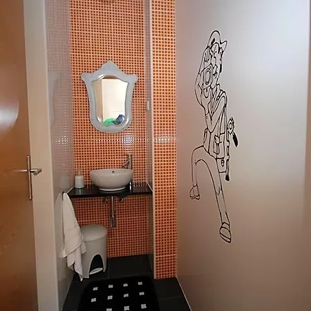 Wave Hostel
